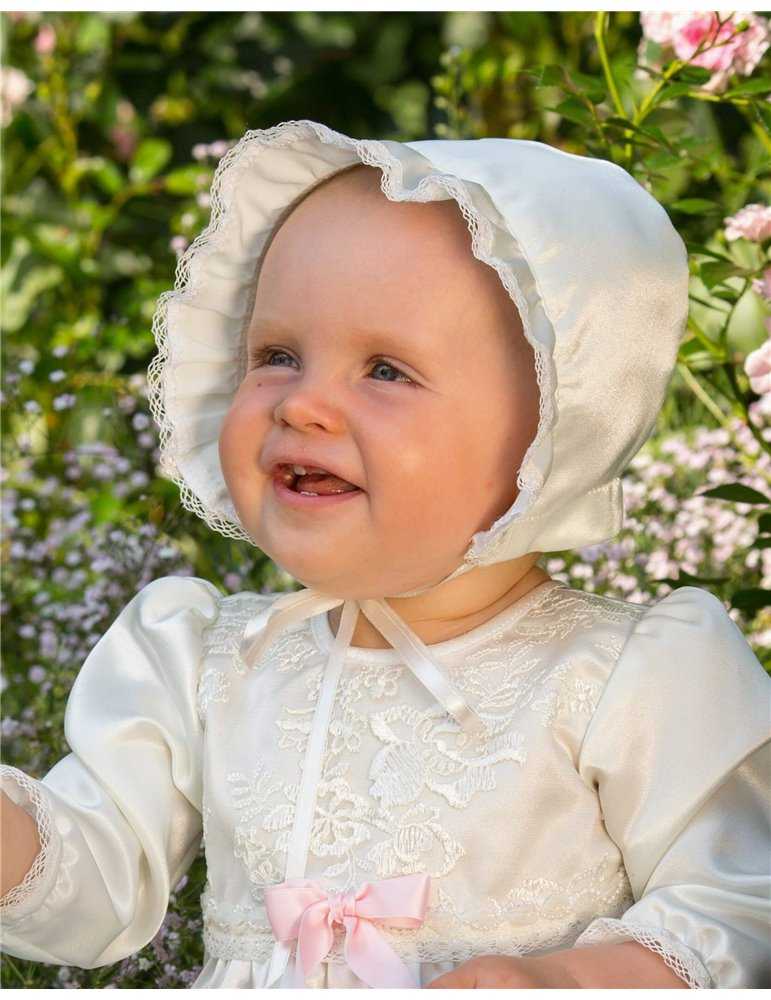 Babysko i guld för babypresent